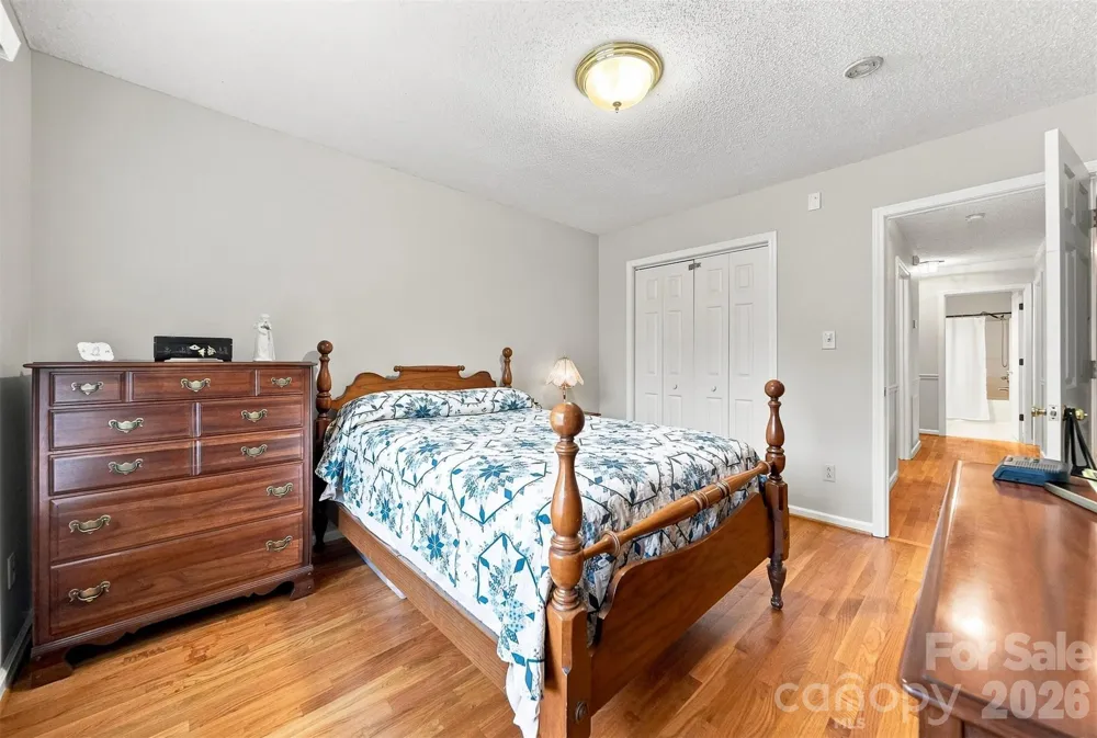 3933 MATTINGLY DRIVE Hickory, NC 28602