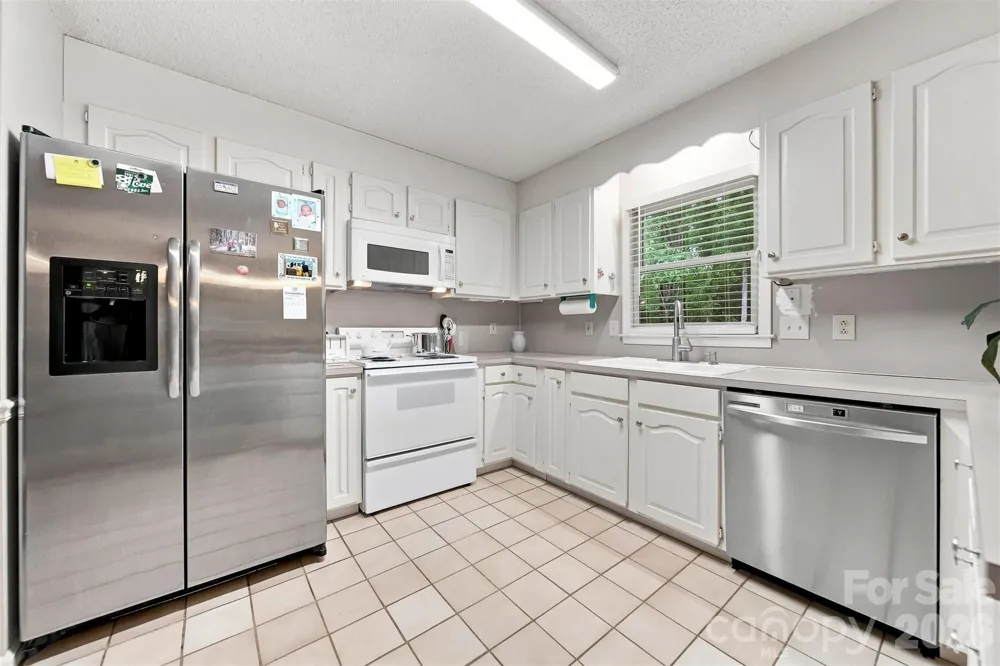 3933 MATTINGLY DRIVE Hickory, NC 28602
