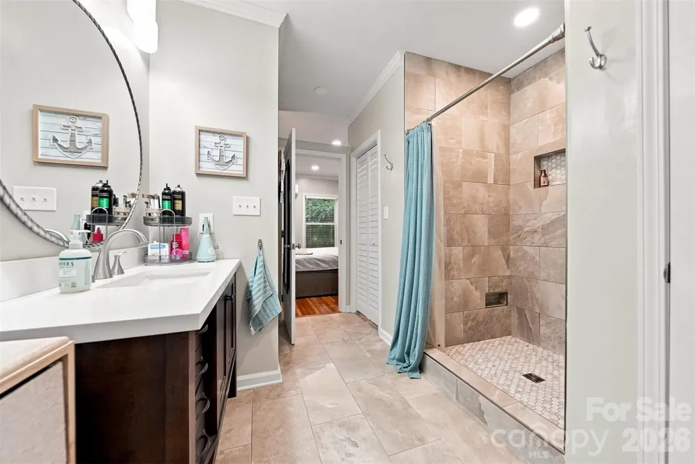 3933 MATTINGLY DRIVE Hickory, NC 28602