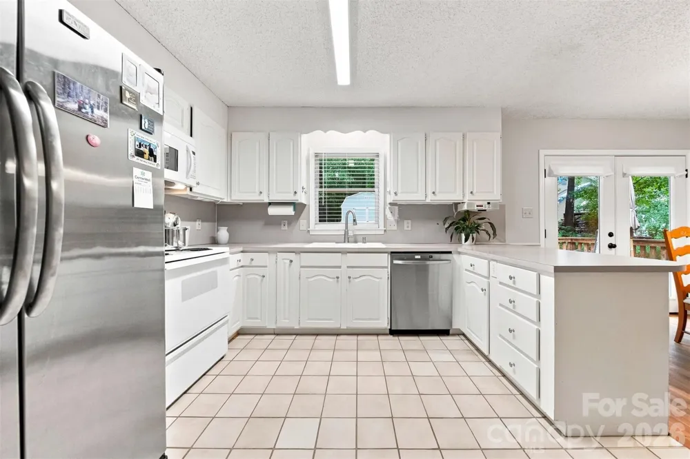 3933 MATTINGLY DRIVE Hickory, NC 28602