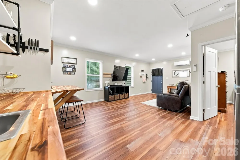 3933 MATTINGLY DRIVE Hickory, NC 28602