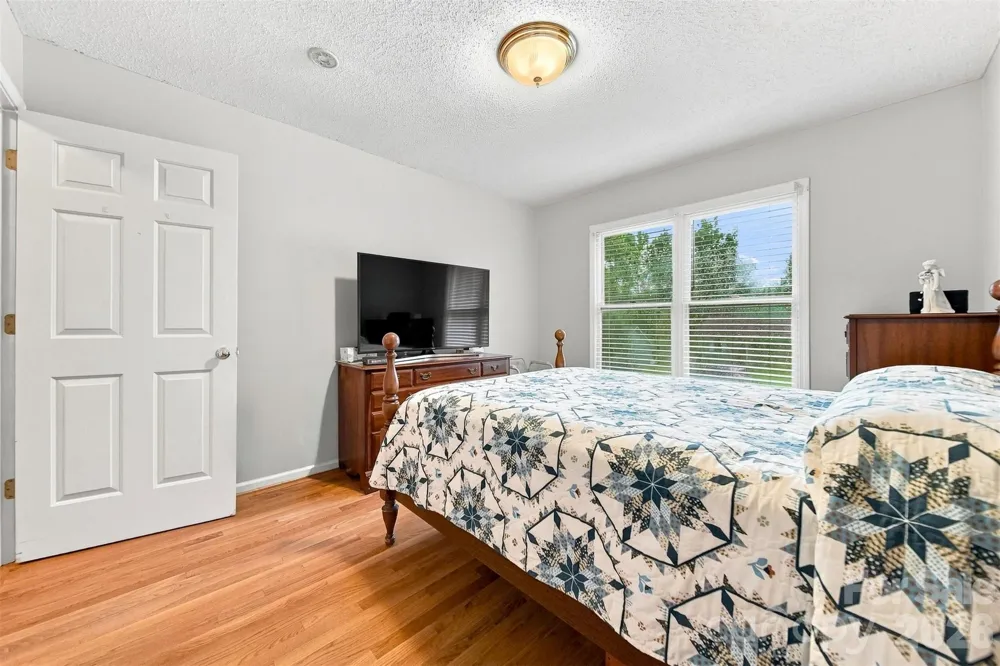 3933 MATTINGLY DRIVE Hickory, NC 28602