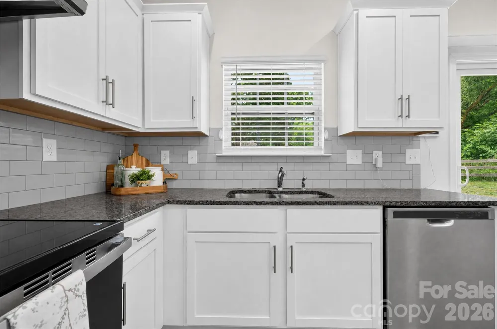 5040 Deisy May Lane Matthews, NC 28105