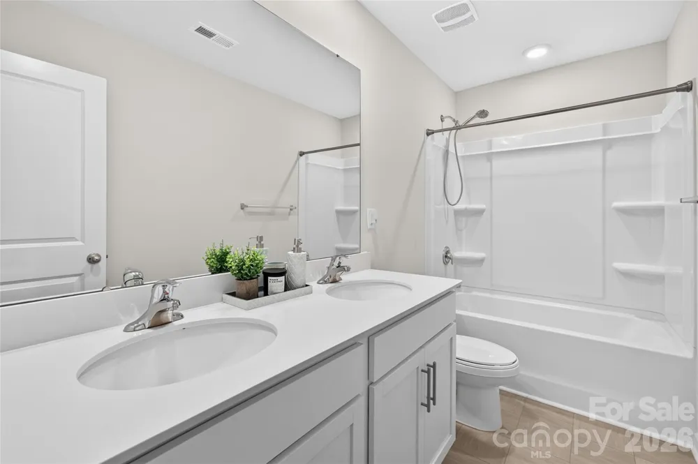 5040 Deisy May Lane Matthews, NC 28105