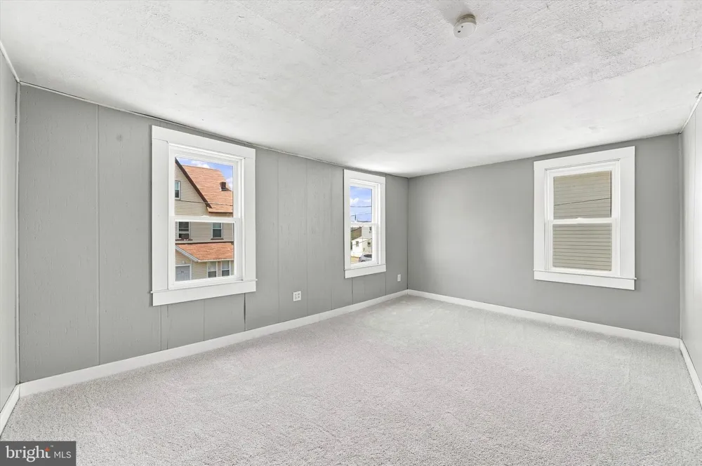 35 MARSHALL AVENUE Marcus Hook, PA 19061