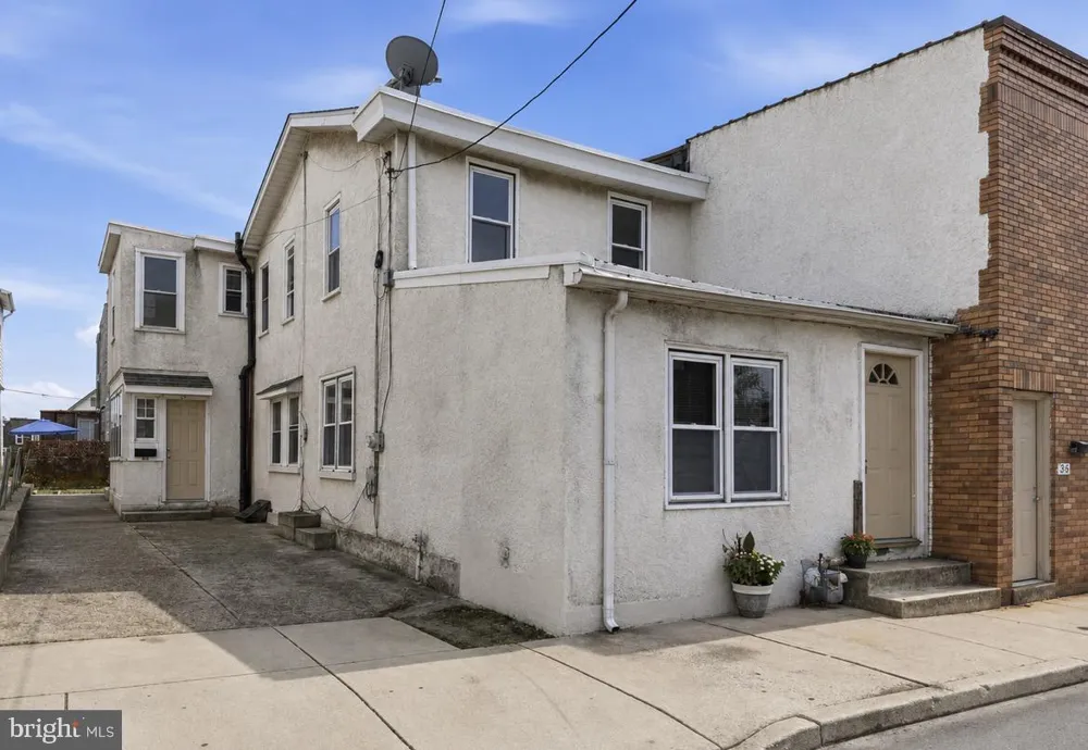 35 MARSHALL AVENUE Marcus Hook, PA 19061