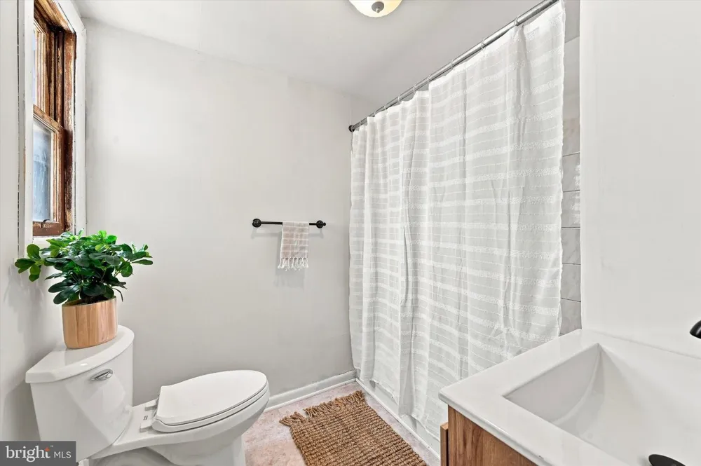 35 MARSHALL AVENUE Marcus Hook, PA 19061