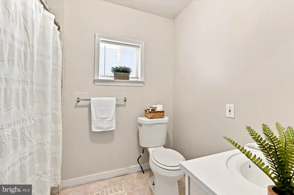 35 MARSHALL AVENUE Marcus Hook, PA 19061