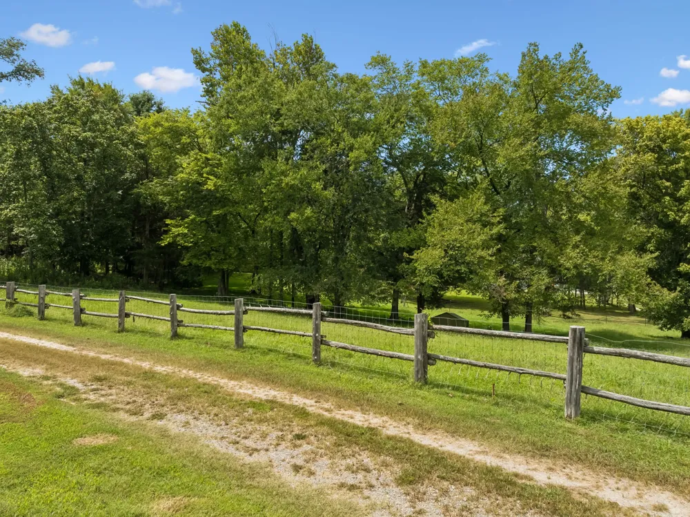 2300 Lee Rd Spring Hill, TN 37174