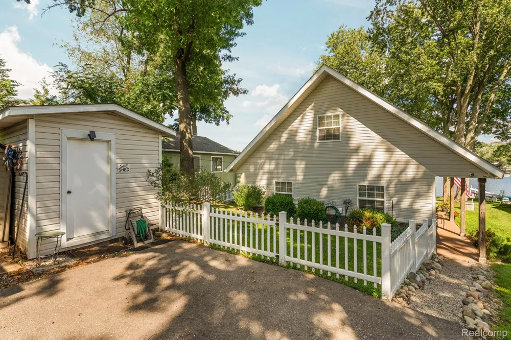 5958 Bullard Road Hartland Township, MI 48430