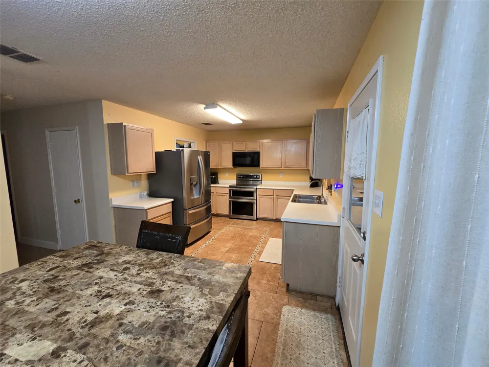 3813 Summer Hill Drive Balch Springs, TX 75180