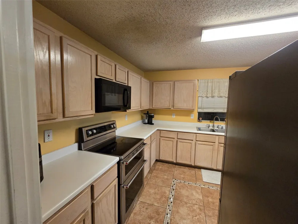 3813 Summer Hill Drive Balch Springs, TX 75180