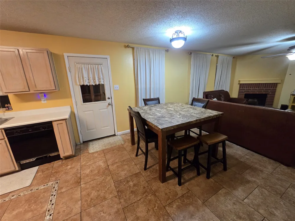3813 Summer Hill Drive Balch Springs, TX 75180