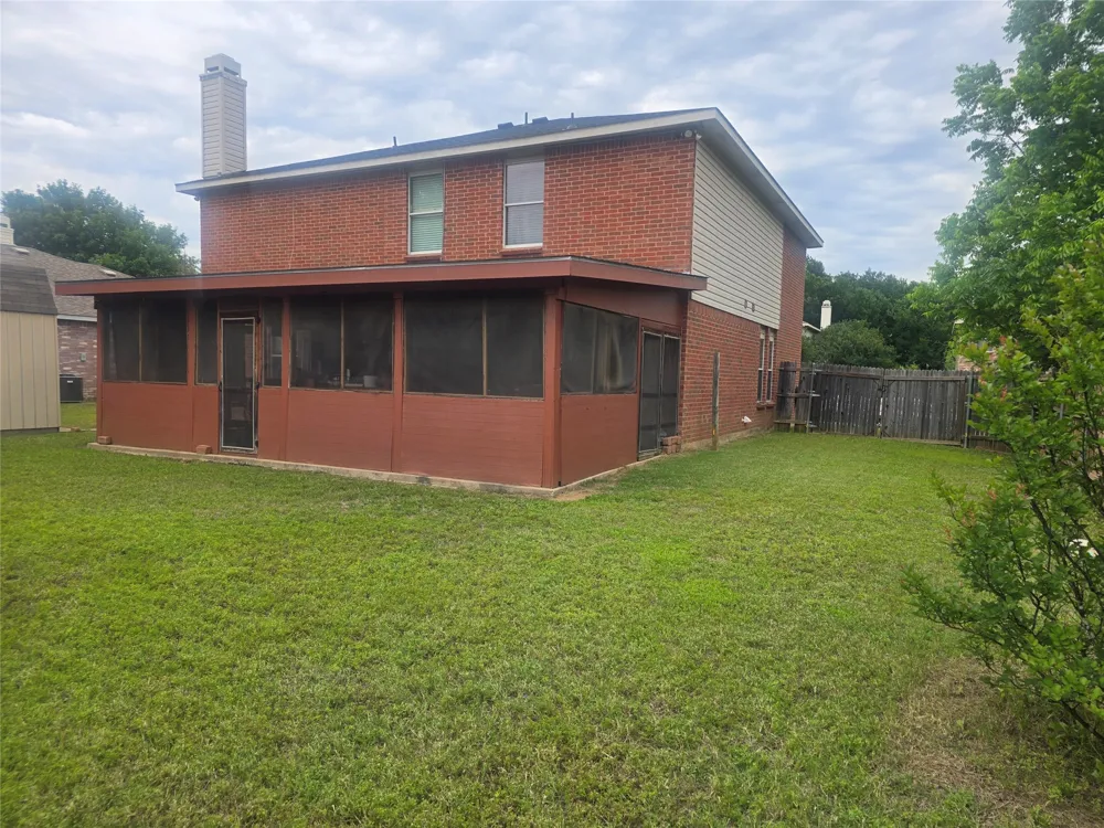 3813 Summer Hill Drive Balch Springs, TX 75180