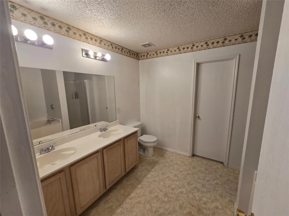 3813 Summer Hill Drive Balch Springs, TX 75180