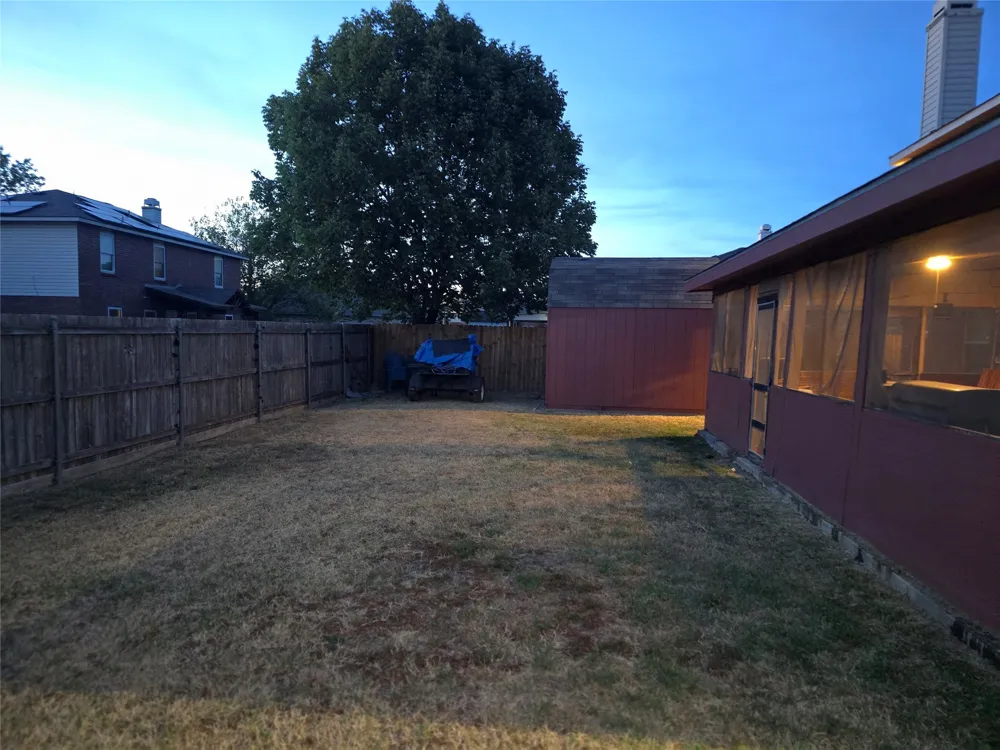 3813 Summer Hill Drive Balch Springs, TX 75180
