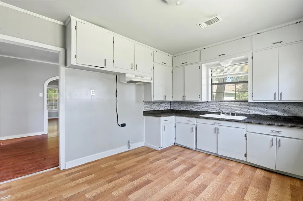 800 E Lobit Street Baytown, TX 77520