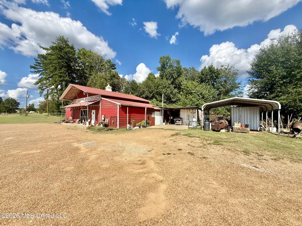 23186 Highway 51 Crystal Springs, MS 39059