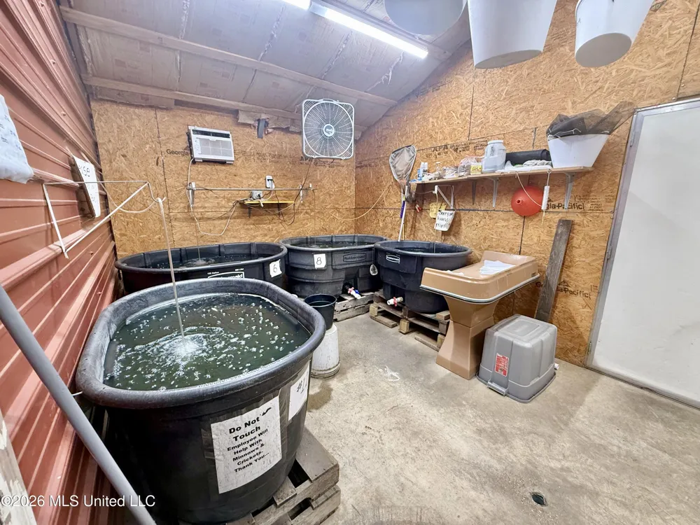 23186 Highway 51 Crystal Springs, MS 39059