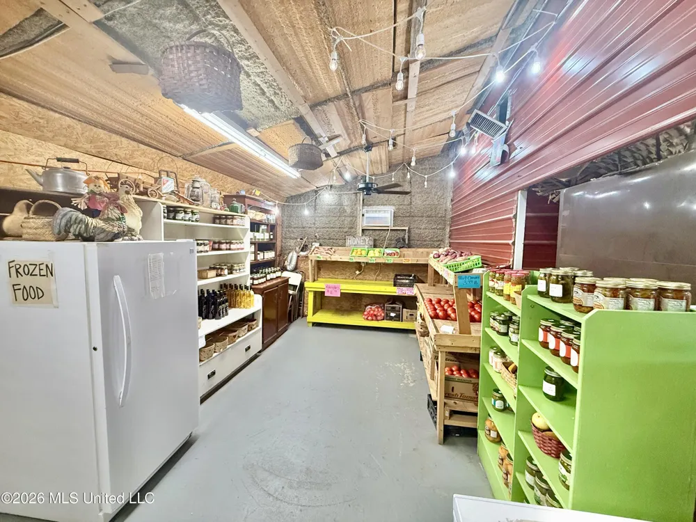 23186 Highway 51 Crystal Springs, MS 39059
