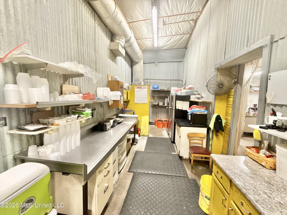 23186 Highway 51 Crystal Springs, MS 39059