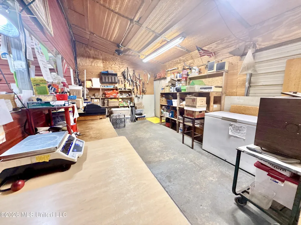 23186 Highway 51 Crystal Springs, MS 39059