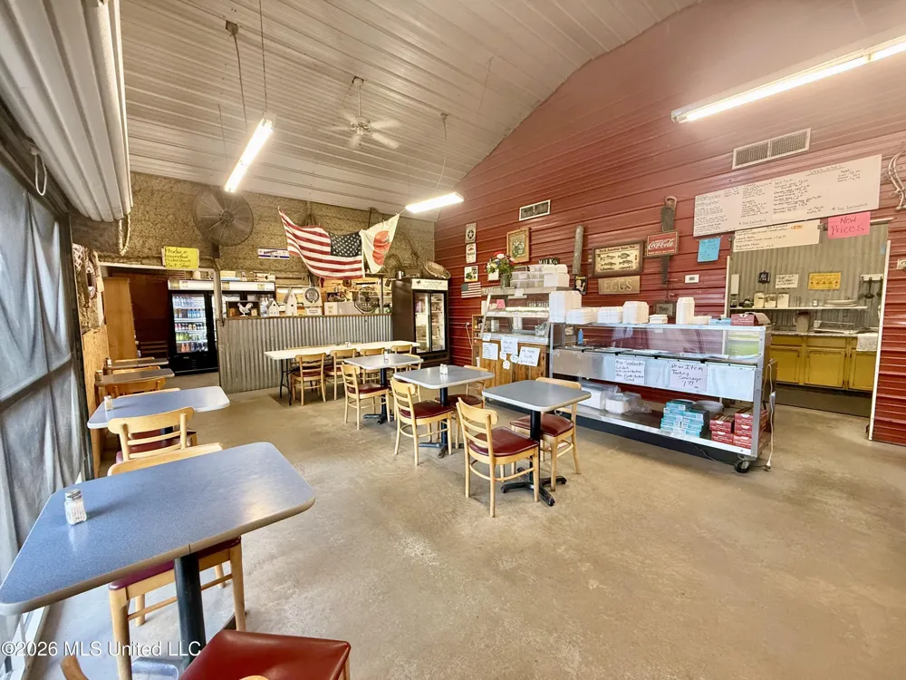 23186 Highway 51 Crystal Springs, MS 39059