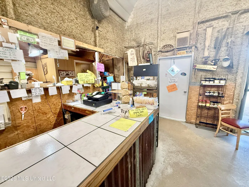 23186 Highway 51 Crystal Springs, MS 39059