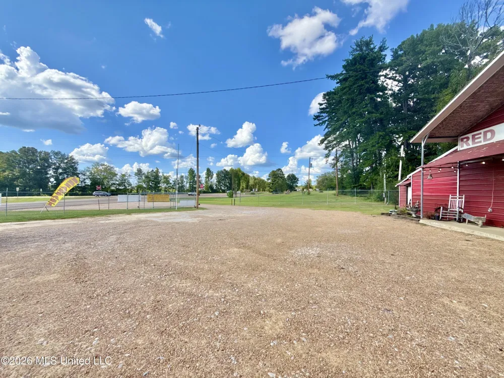 23186 Highway 51 Crystal Springs, MS 39059