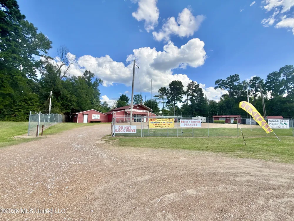 23186 Highway 51 Crystal Springs, MS 39059
