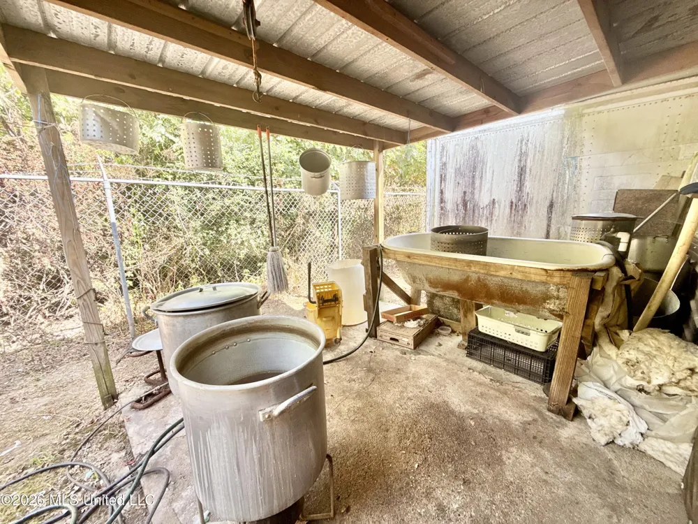 23186 Highway 51 Crystal Springs, MS 39059