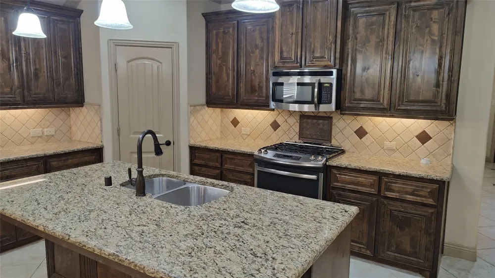 113 Chelsea Court Lewisville, TX 75067