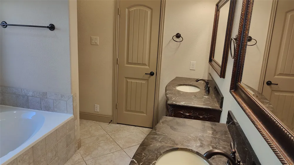 113 Chelsea Court Lewisville, TX 75067