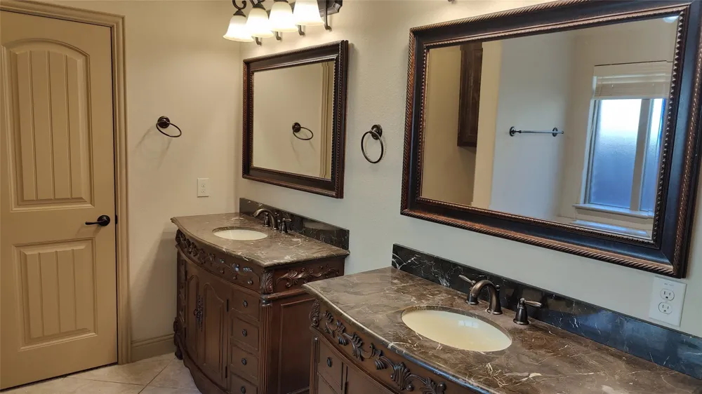 113 Chelsea Court Lewisville, TX 75067