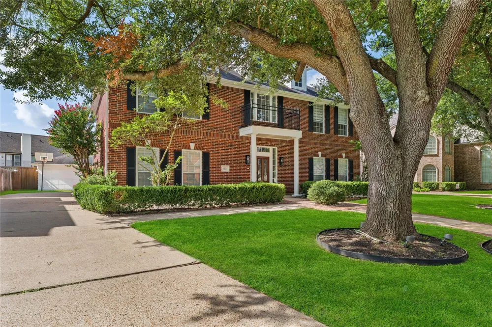 1221 Wedgewood Drive Sugar Land, TX 77478