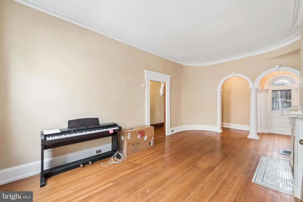 2218 LOCUST STREET Philadelphia, PA 19103