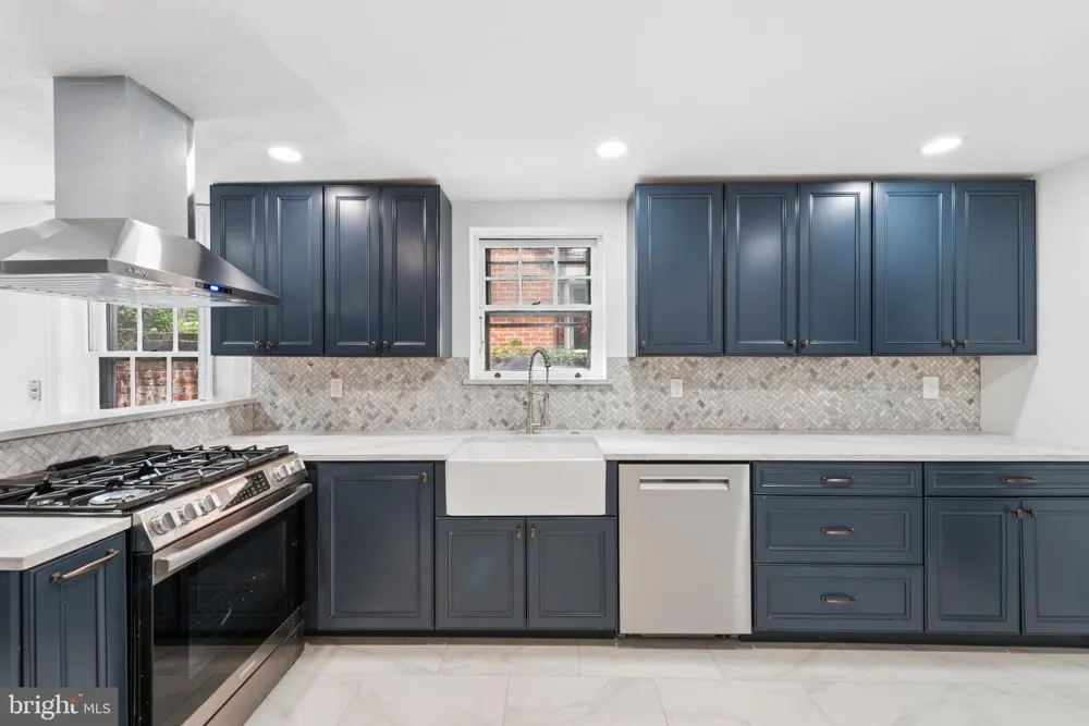 2218 LOCUST STREET Philadelphia, PA 19103