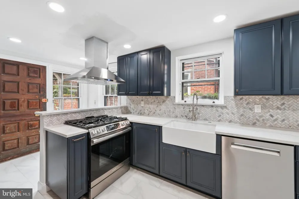 2218 LOCUST STREET Philadelphia, PA 19103