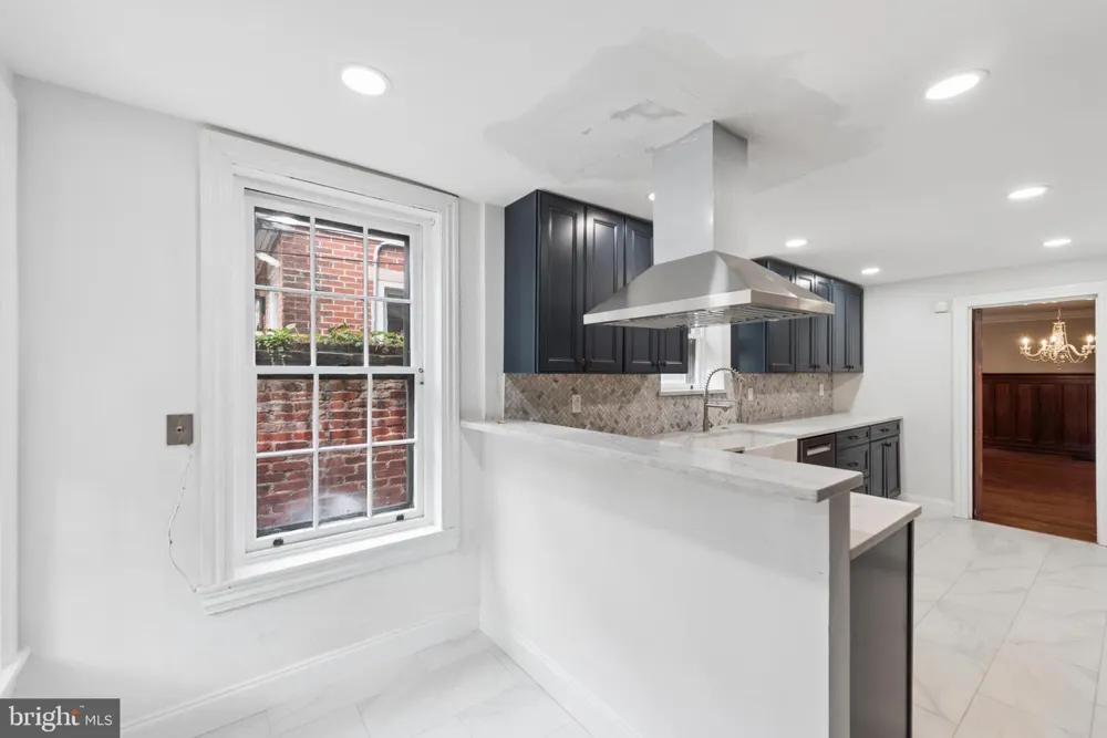 2218 LOCUST STREET Philadelphia, PA 19103