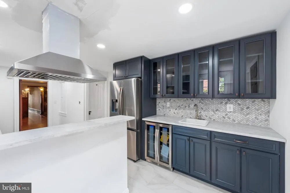 2218 LOCUST STREET Philadelphia, PA 19103