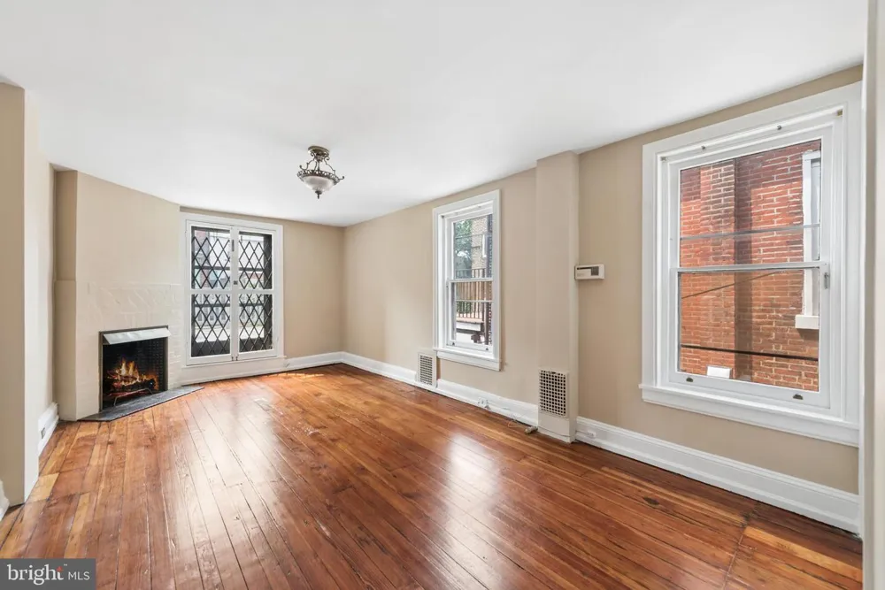 2218 LOCUST STREET Philadelphia, PA 19103