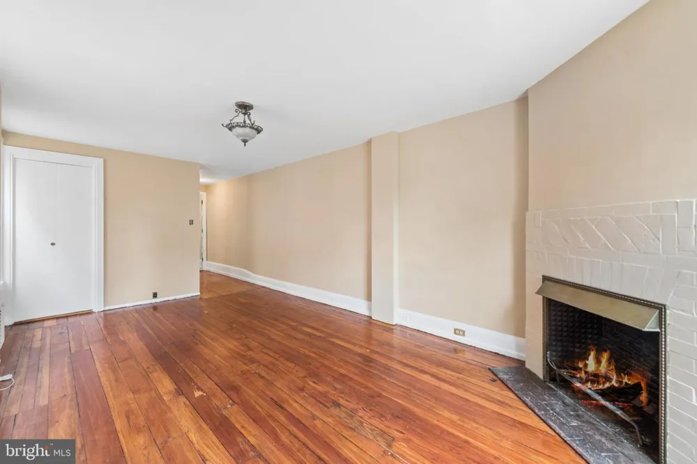 2218 LOCUST STREET Philadelphia, PA 19103