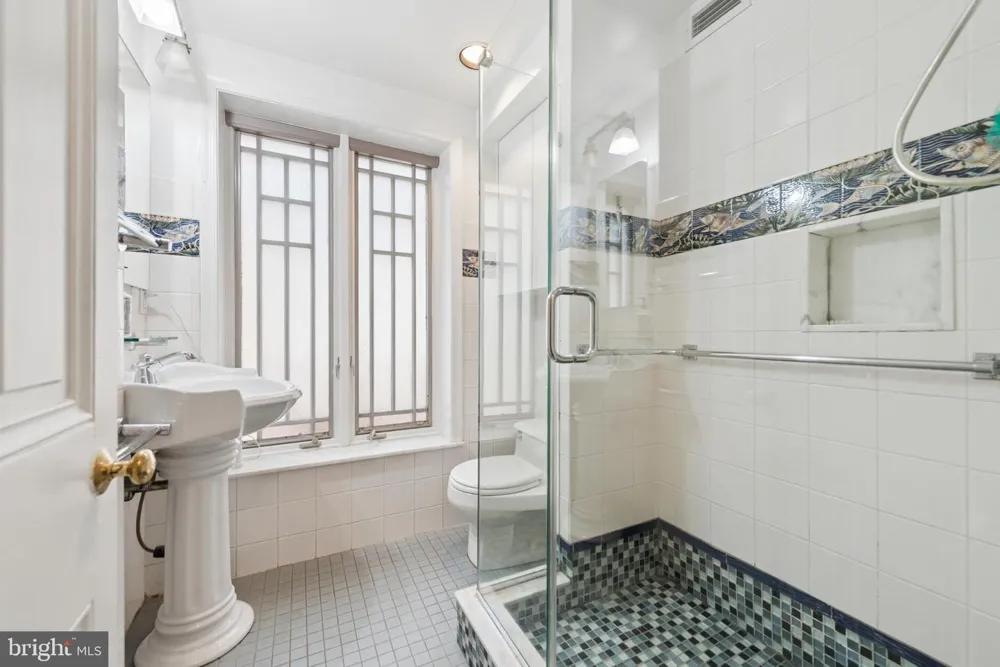 2218 LOCUST STREET Philadelphia, PA 19103