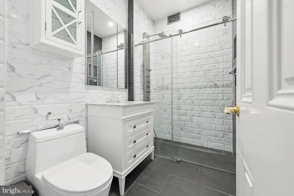 2218 LOCUST STREET Philadelphia, PA 19103