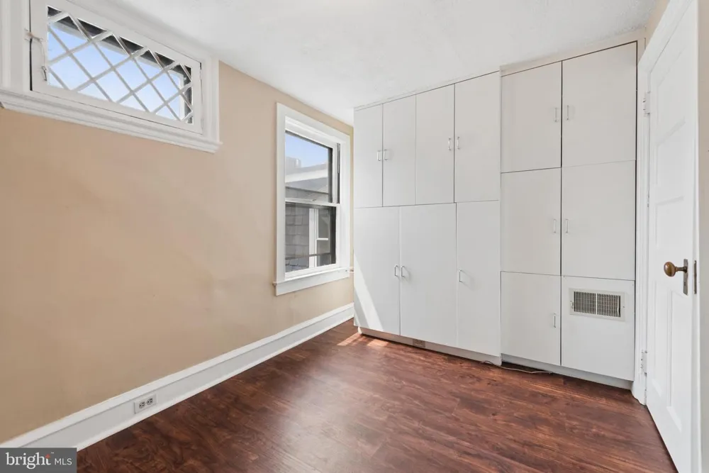2218 LOCUST STREET Philadelphia, PA 19103