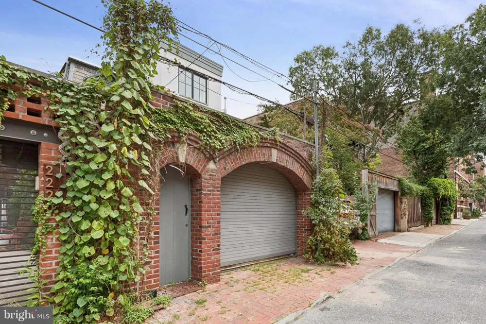 2218 LOCUST STREET Philadelphia, PA 19103