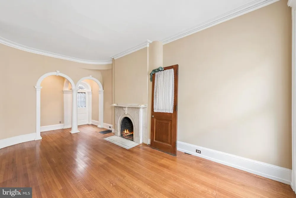 2218 LOCUST STREET Philadelphia, PA 19103