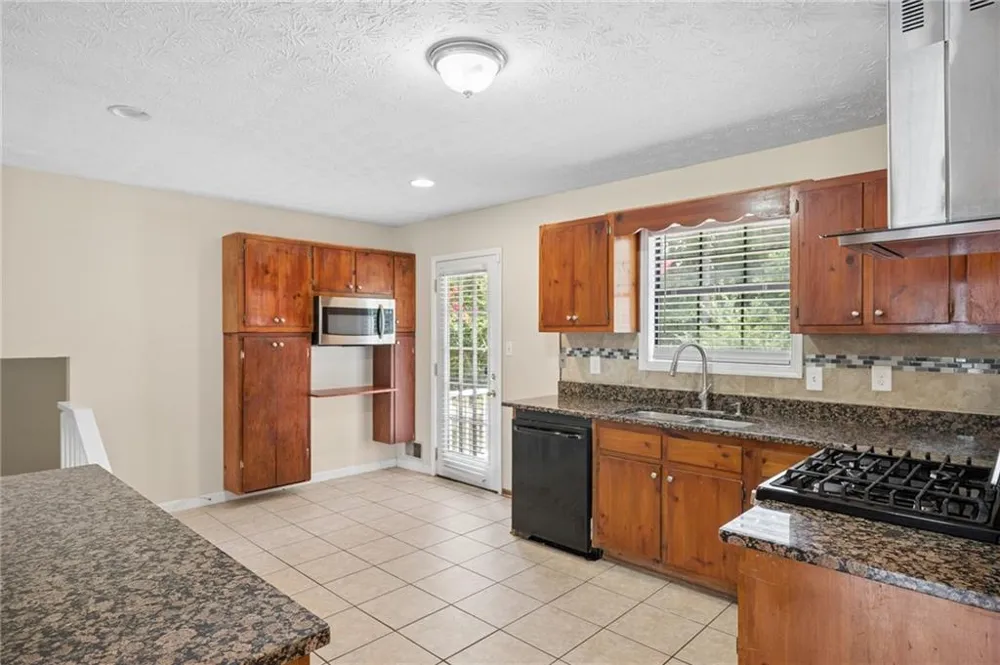 4390 Valley Brook Lane College Park, GA 30349