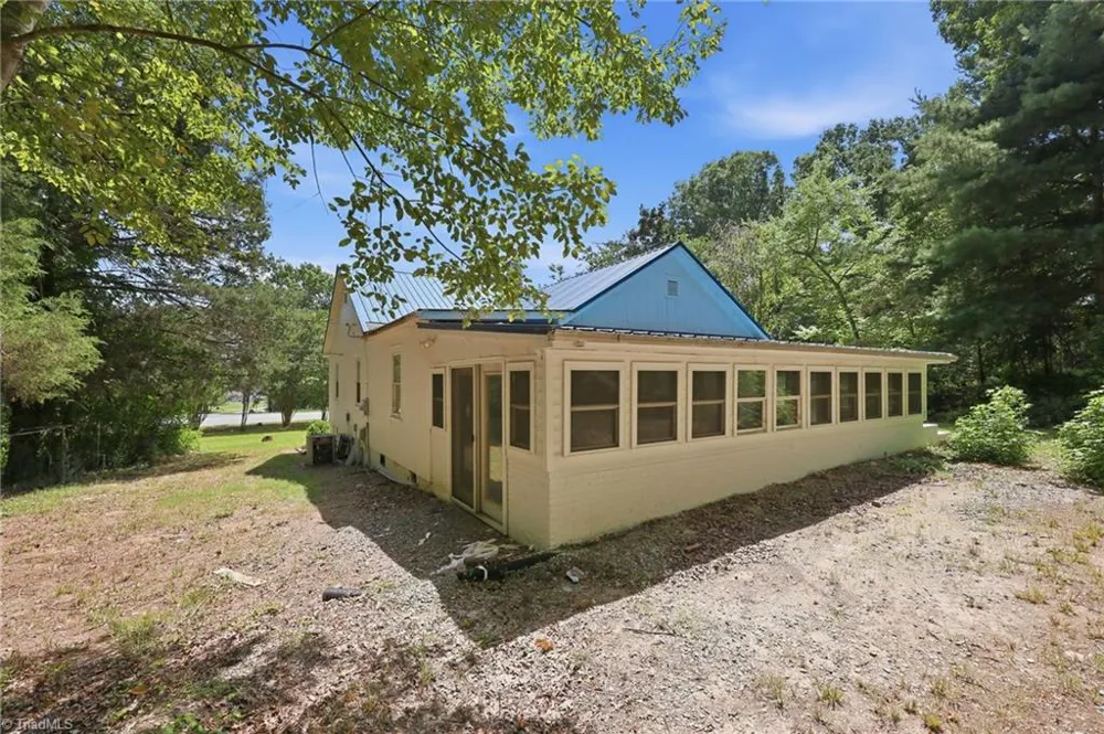 2128 Old Nc Highway 109 Lexington, NC 27292