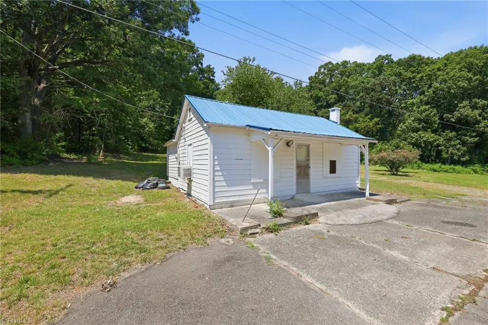 2128 Old Nc Highway 109 Lexington, NC 27292